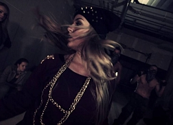 Nové video DJane, tanečnice a lektorky VIVAjump / Battle Lady / Bow Down